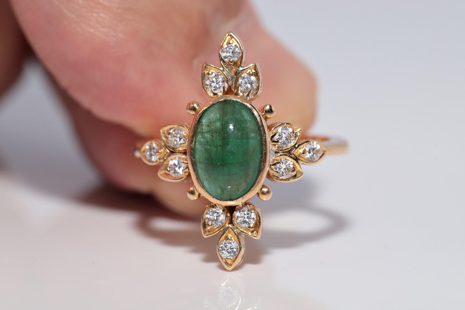Brilliant Cut Vintage Circa 1980s 18k Gold Natural Diamond And Cabochon Emerald Navette Ring For Sale