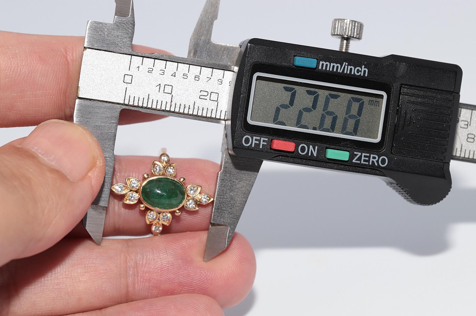 Vintage Circa 1980s 18k Gold Natural Diamond And Cabochon Emerald Navette Ring For Sale 3