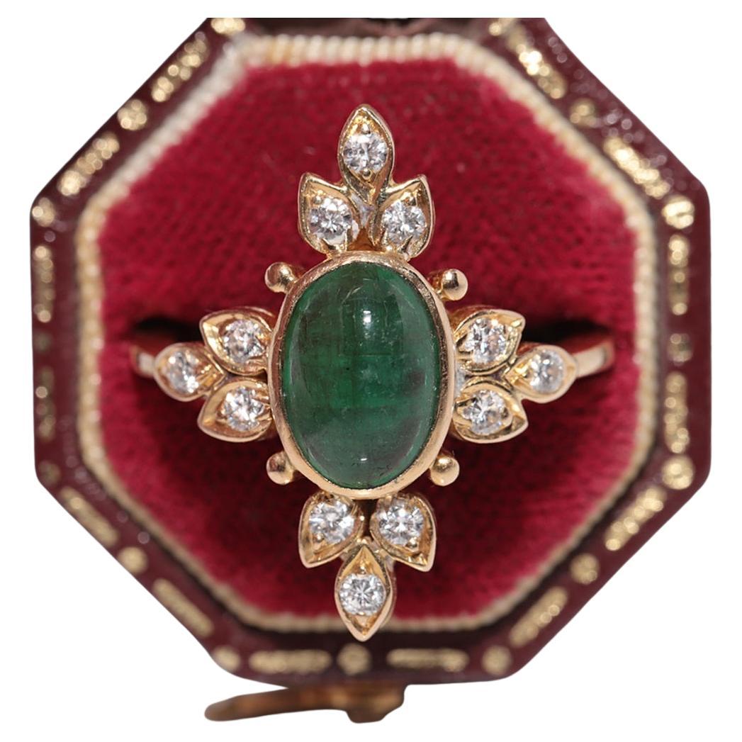 Vintage CIRCA 1980s 18k Gold Natürlicher Diamant und Cabochon Smaragd Navette Ring