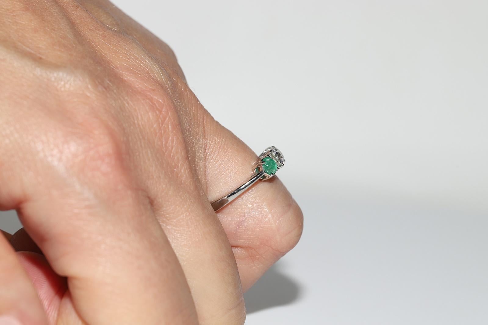 Vintage Circa 1980s 18k Gold Natural Diamond And Cabochon Emerald Ring For Sale 8