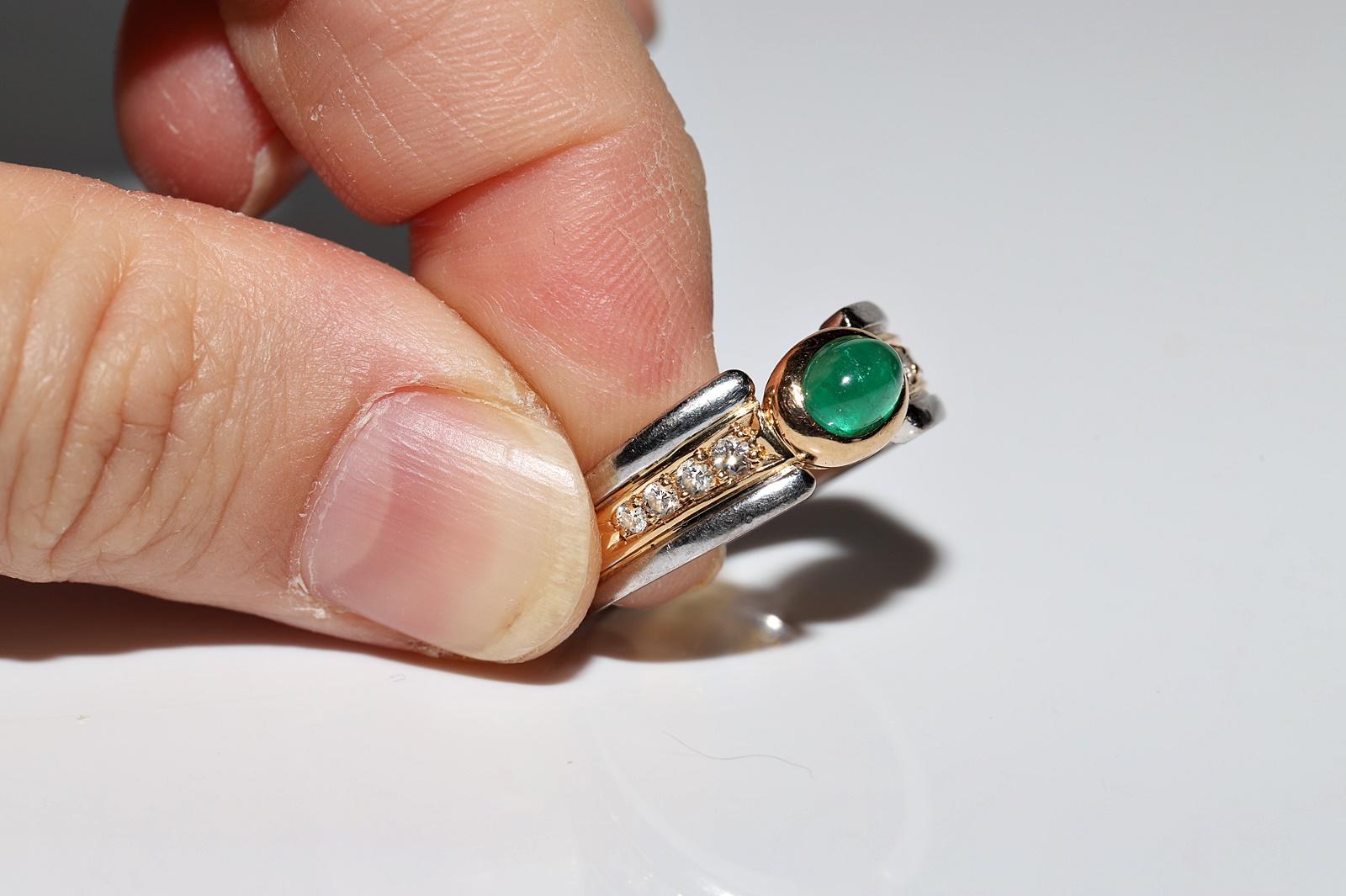 Vintage Circa 1980s 18k Gold Natural Diamond And Cabochon Emerald Ring For Sale 9
