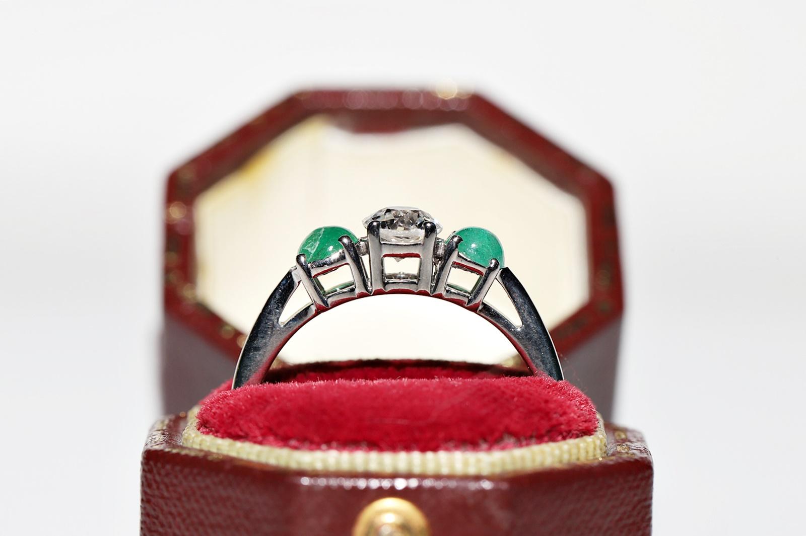 Rétro Bague vintage des années 1980 en or 18 carats avec diamant naturel et émeraude cabochon  en vente