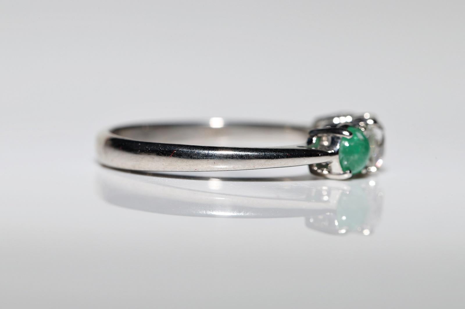 Vintage Circa 1980s 18k Gold Natural Diamond And Cabochon Emerald Ring In Good Condition For Sale In Fatih/İstanbul, 34