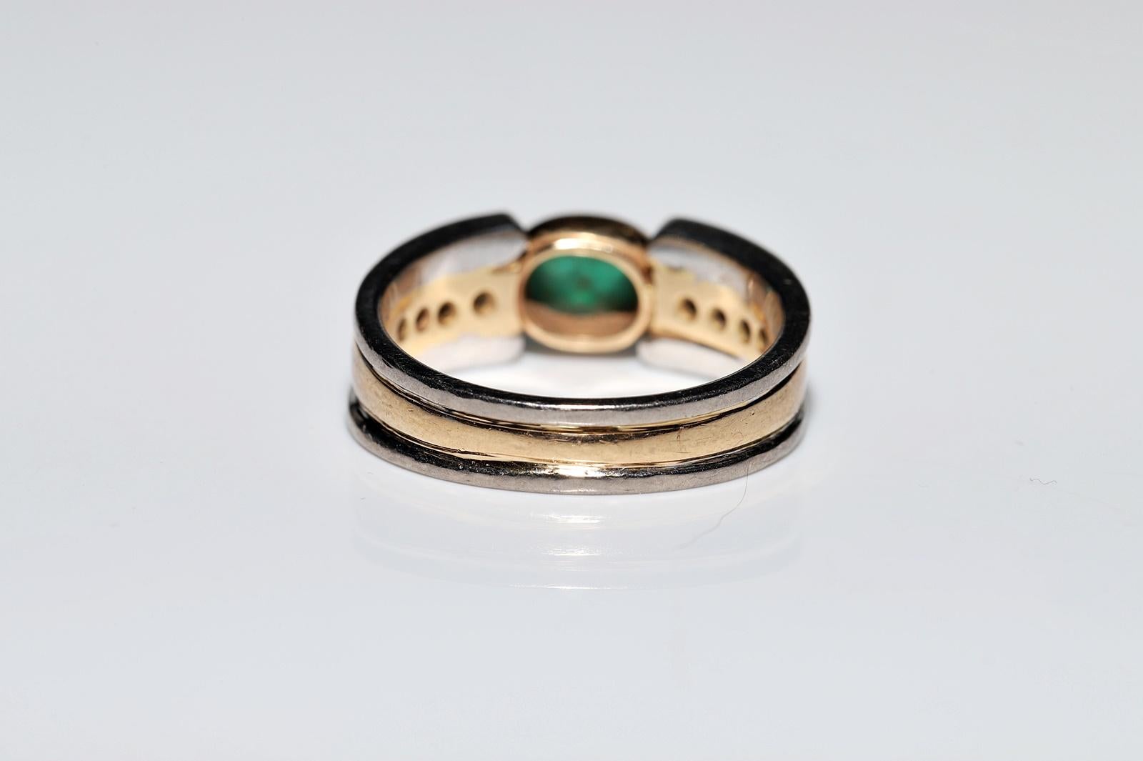 Vintage Circa 1980s 18k Gold Natural Diamond And Cabochon Emerald Ring For Sale 3
