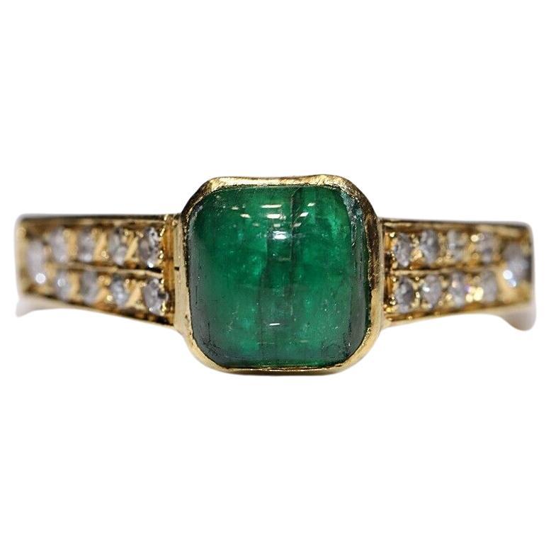 Vintage Circa 1980s 18k Gold Natural Diamond And Cabochon Emerald Ring  For Sale