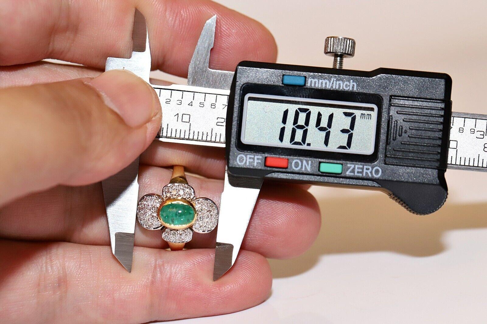 Vintage Circa 1980s 18k Gold Natural Diamond And Cabochon Emerald Strong Ring In Good Condition For Sale In Fatih/İstanbul, 34
