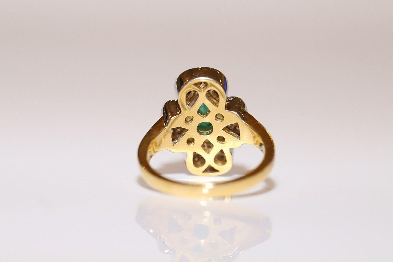 Vintage Circa 1980s 18k Gold Natural Diamond And Cabochon Emerald Strong Ring For Sale 1