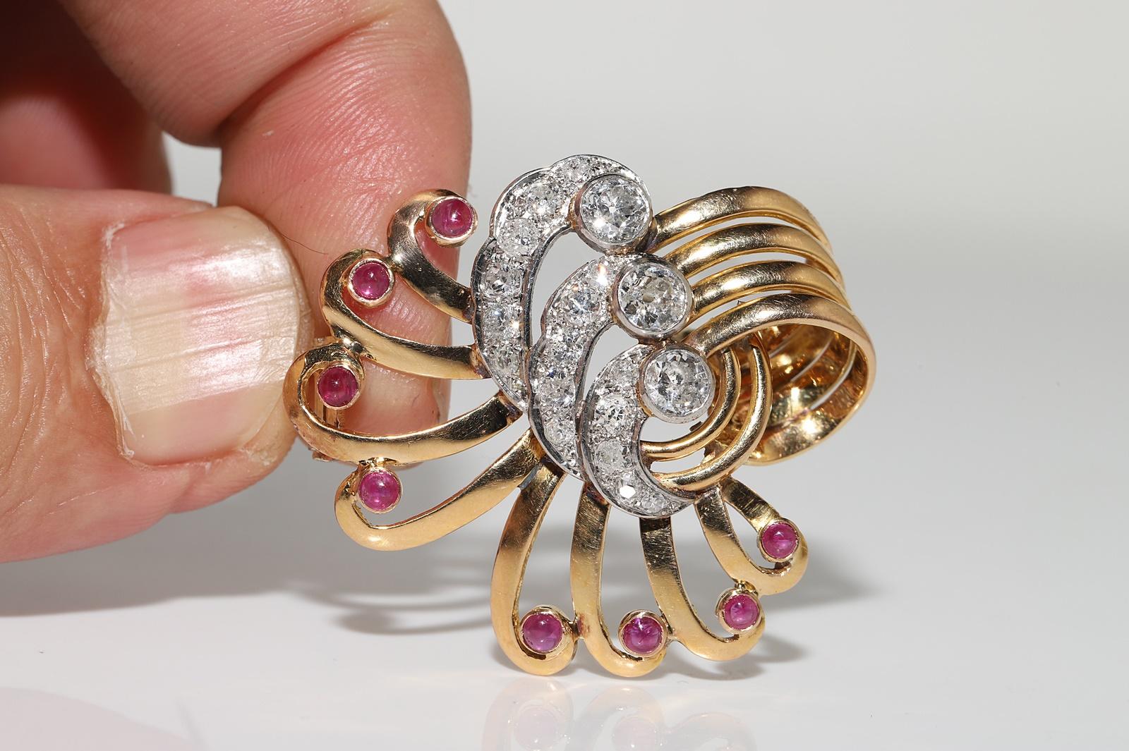 Vintage Circa 1980s 18k Gold Natural Diamond And Cabochon Ruby Decorated Brooch For Sale 8