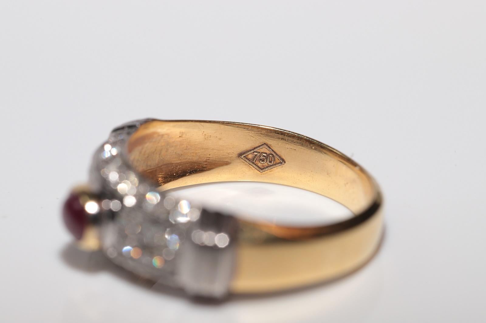 Vintage Circa 1980s 18k Gold Natural Diamond And Cabochon Ruby Decorated Ring For Sale 5