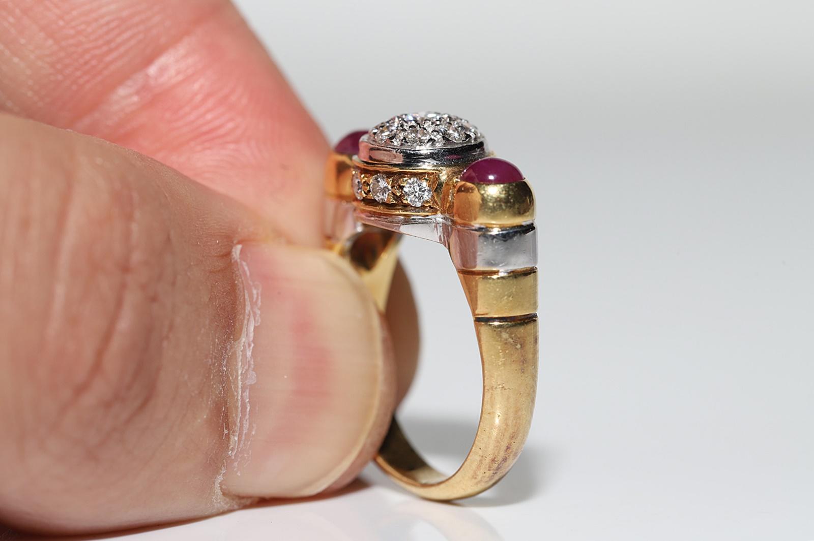 Vintage Circa 1980er Jahre 18k Gold Natürlicher Diamant und Cabochon Rubin Dekorierter Ring im Angebot 7