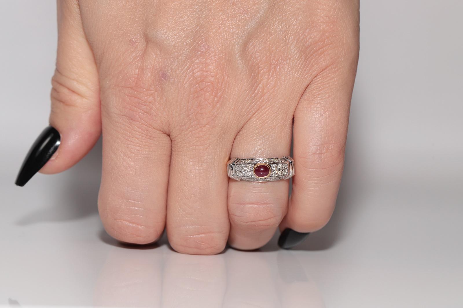 Vintage Circa 1980s 18k Gold Natural Diamond And Cabochon Ruby Decorated Ring For Sale 10