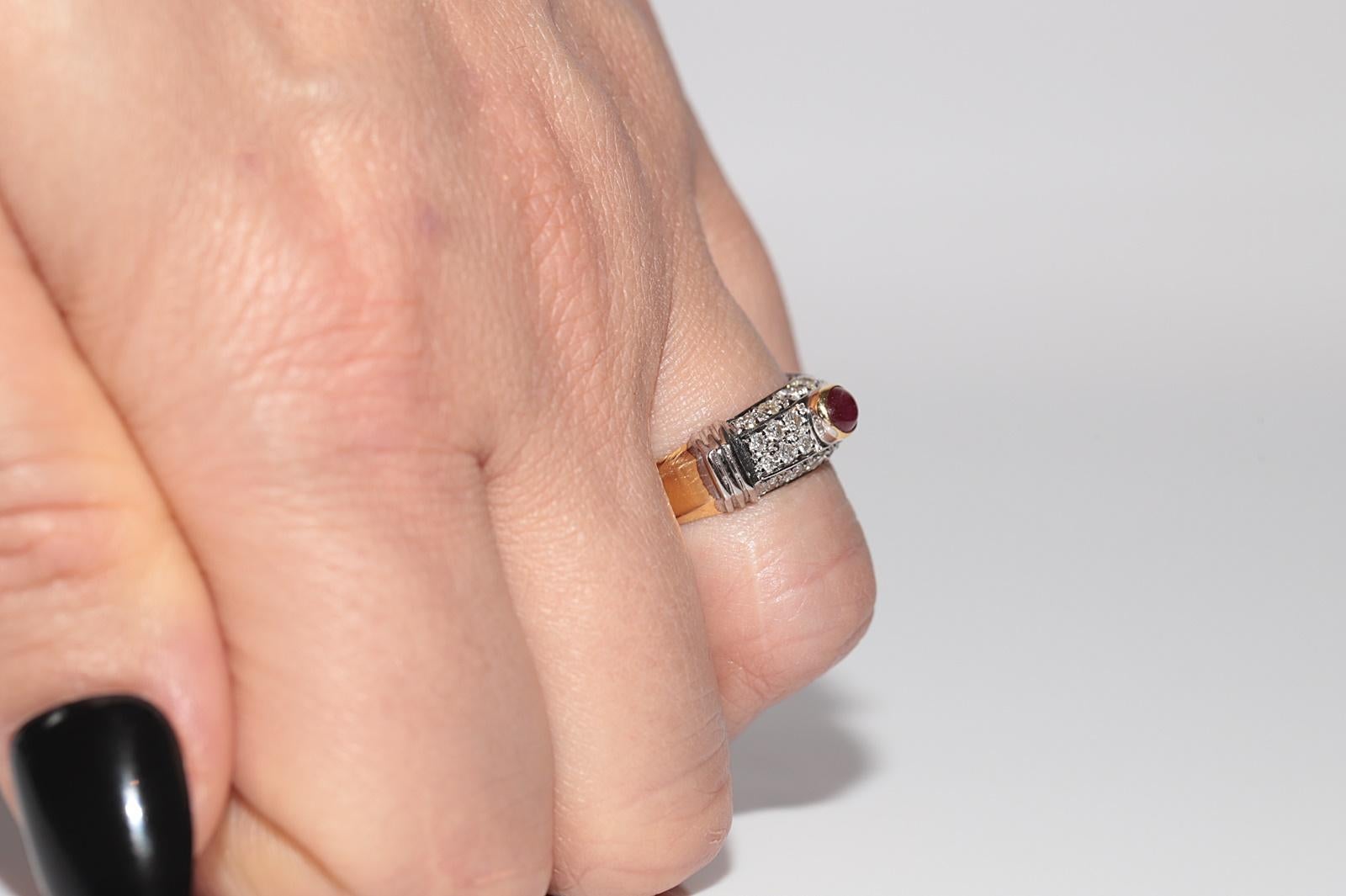 Vintage Circa 1980s 18k Gold Natural Diamond And Cabochon Ruby Decorated Ring For Sale 12