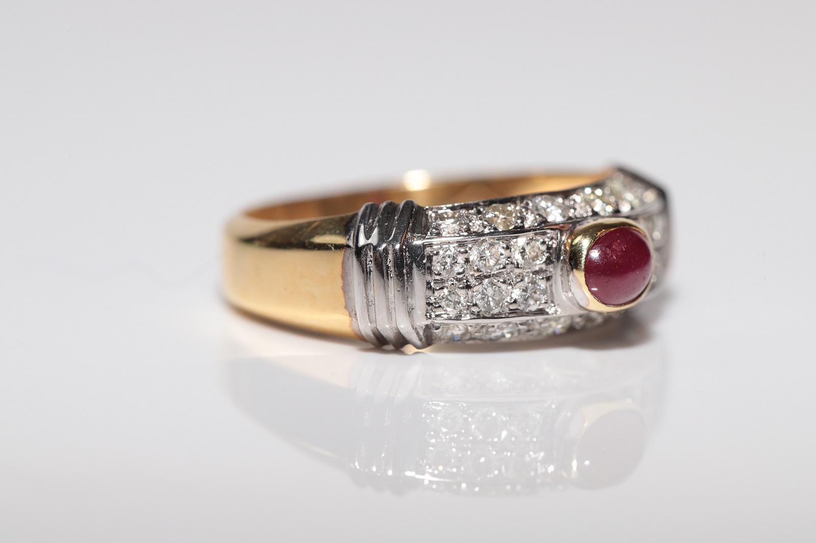 Women's Vintage Circa 1980s 18k Gold Natural Diamond And Cabochon Ruby Decorated Ring For Sale