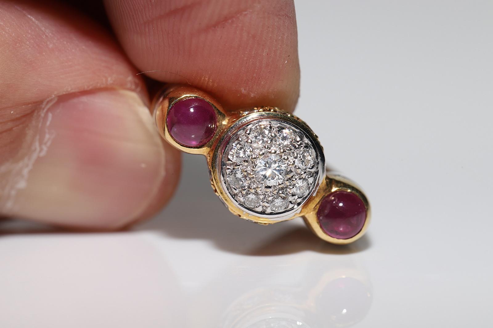 Vintage Circa 1980s 18k Gold Natural Diamond And Cabochon Ruby Decorated Ring For Sale 2