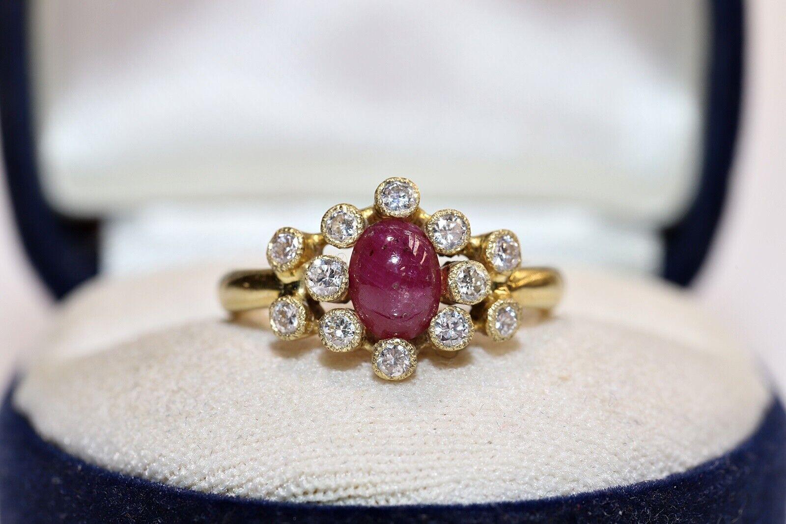 Vintage Circa 1980s 18k Gold Natural Diamond And Cabochon Ruby Ring For Sale 4
