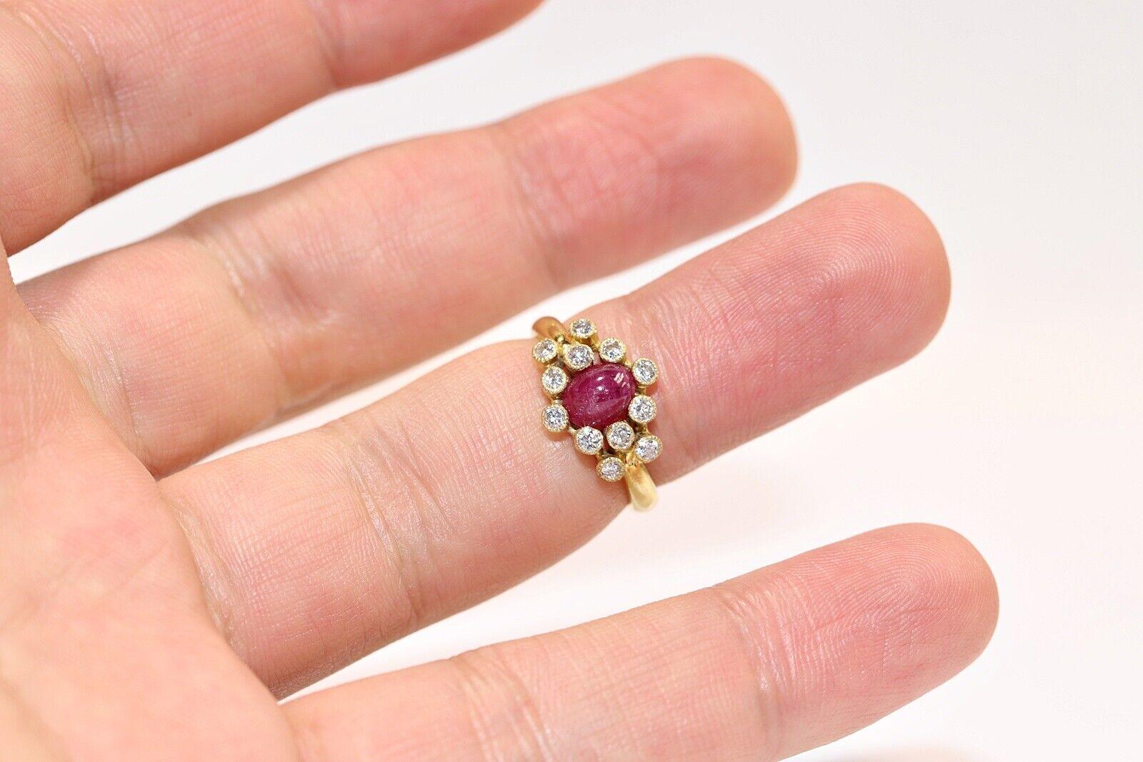 Vintage Circa 1980s 18k Gold Natural Diamond And Cabochon Ruby Ring For Sale 2