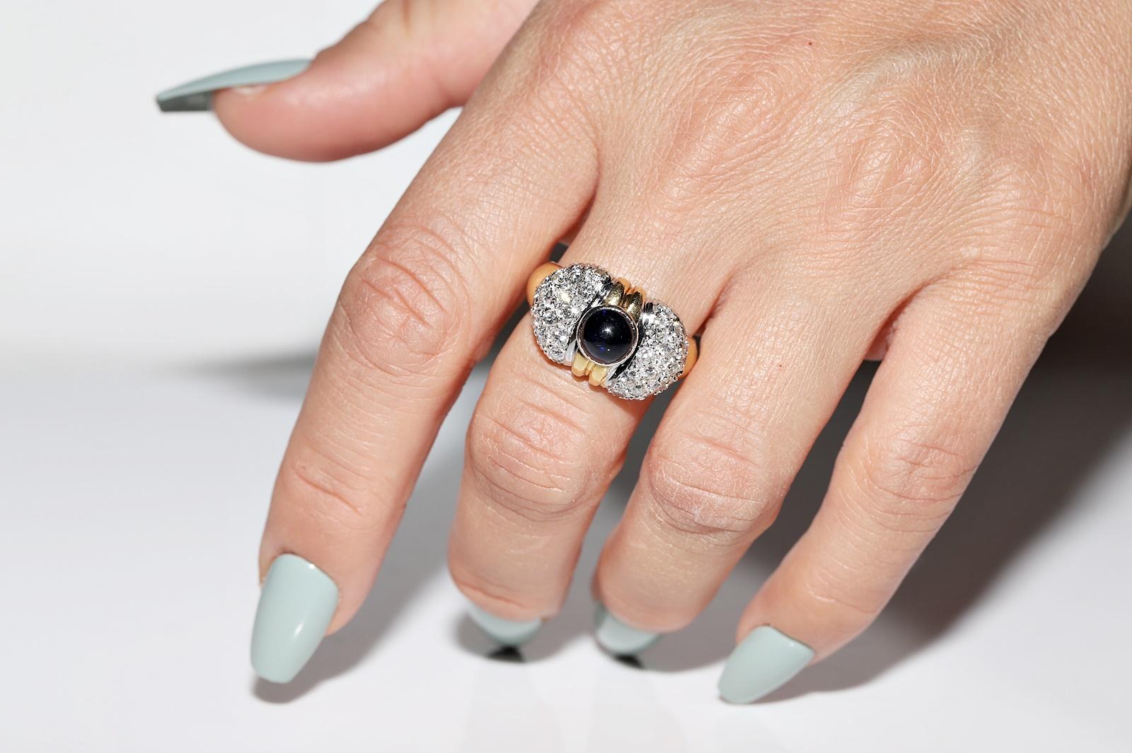 Anillo vintage circa años 80 de oro de 18k con diamante natural y zafiro cabujón en venta 7