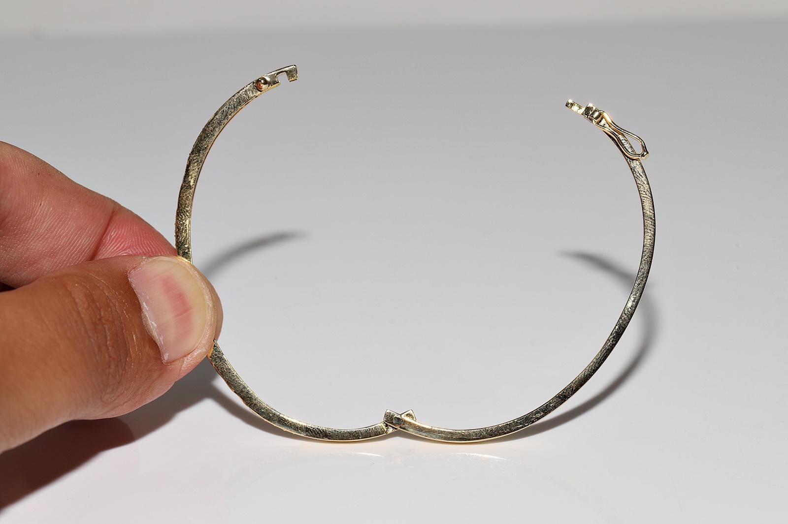 Vintage Circa 1980s 18k Gold Natural Diamond And Caliber Cut Emerald Bracelet For Sale 9