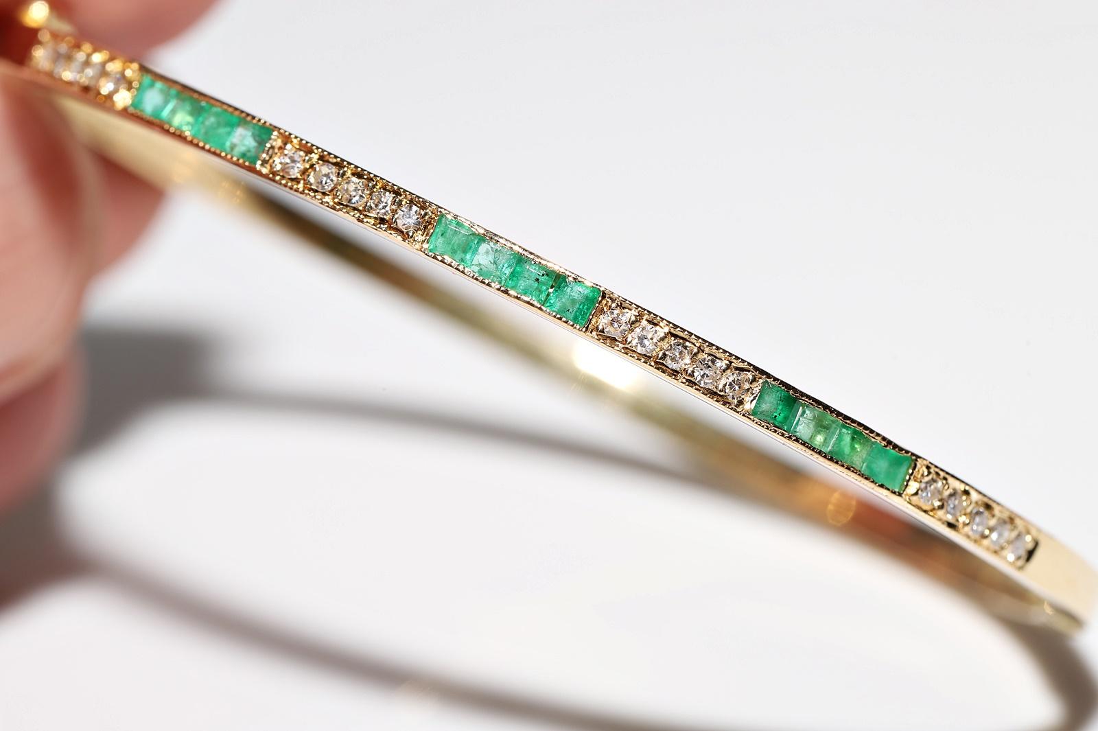 Vintage Circa 1980s 18k Gold Natural Diamond And Caliber Cut Emerald Bracelet For Sale 12