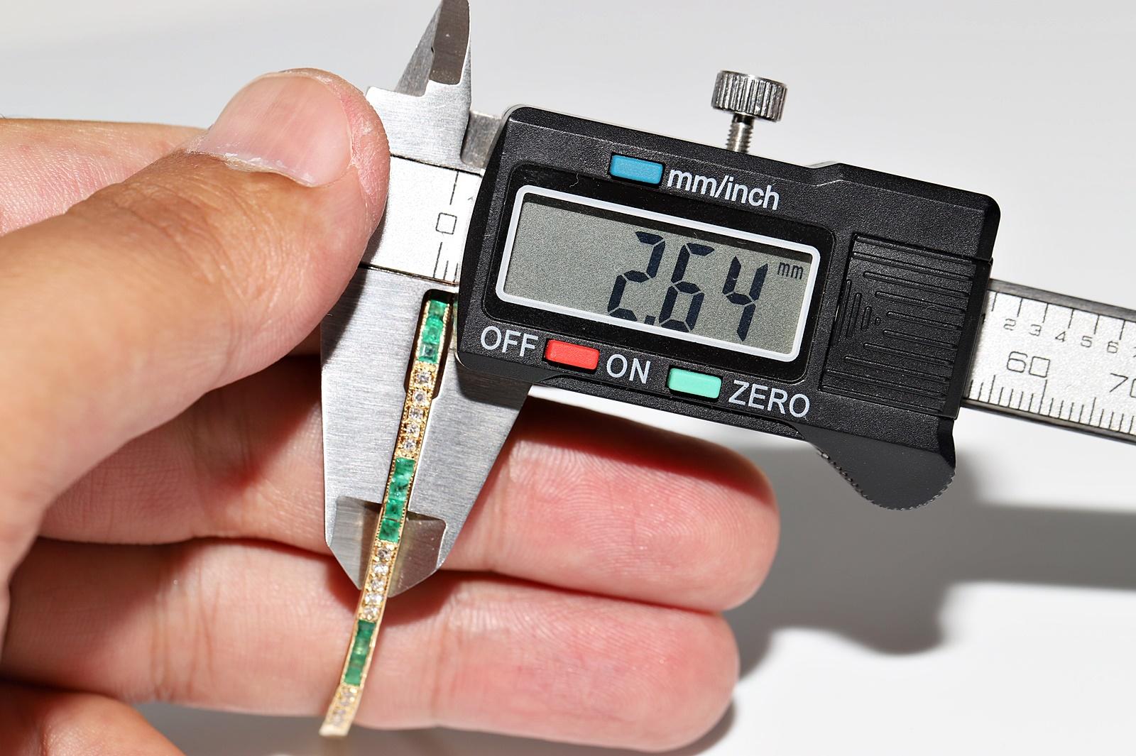 Armband aus 18 Karat Gold mit natürlichem Diamanten und Smaragd im Kaliberschliff, Vintage, ca. 1980er Jahre im Angebot 13