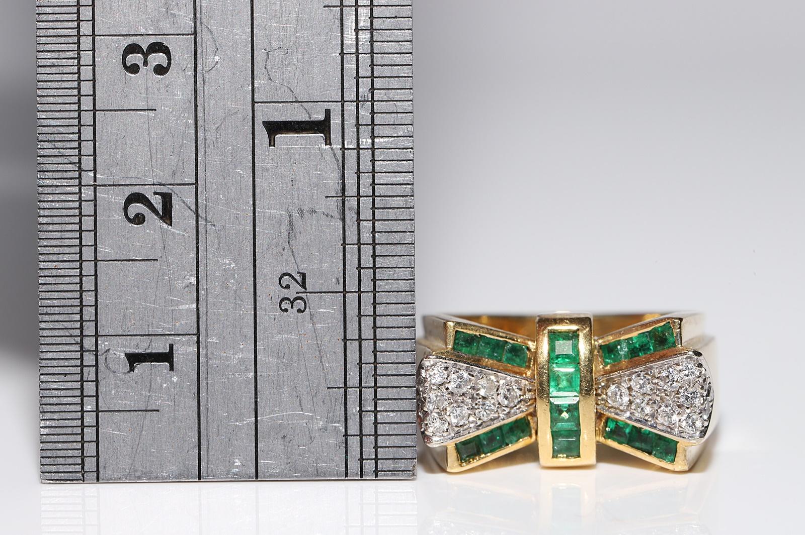 Vintage Circa 1980er Jahre 18k Gold natürlicher Diamant und Smaragdring mit Kaliberschliff im Kaliberschliff im Angebot 6