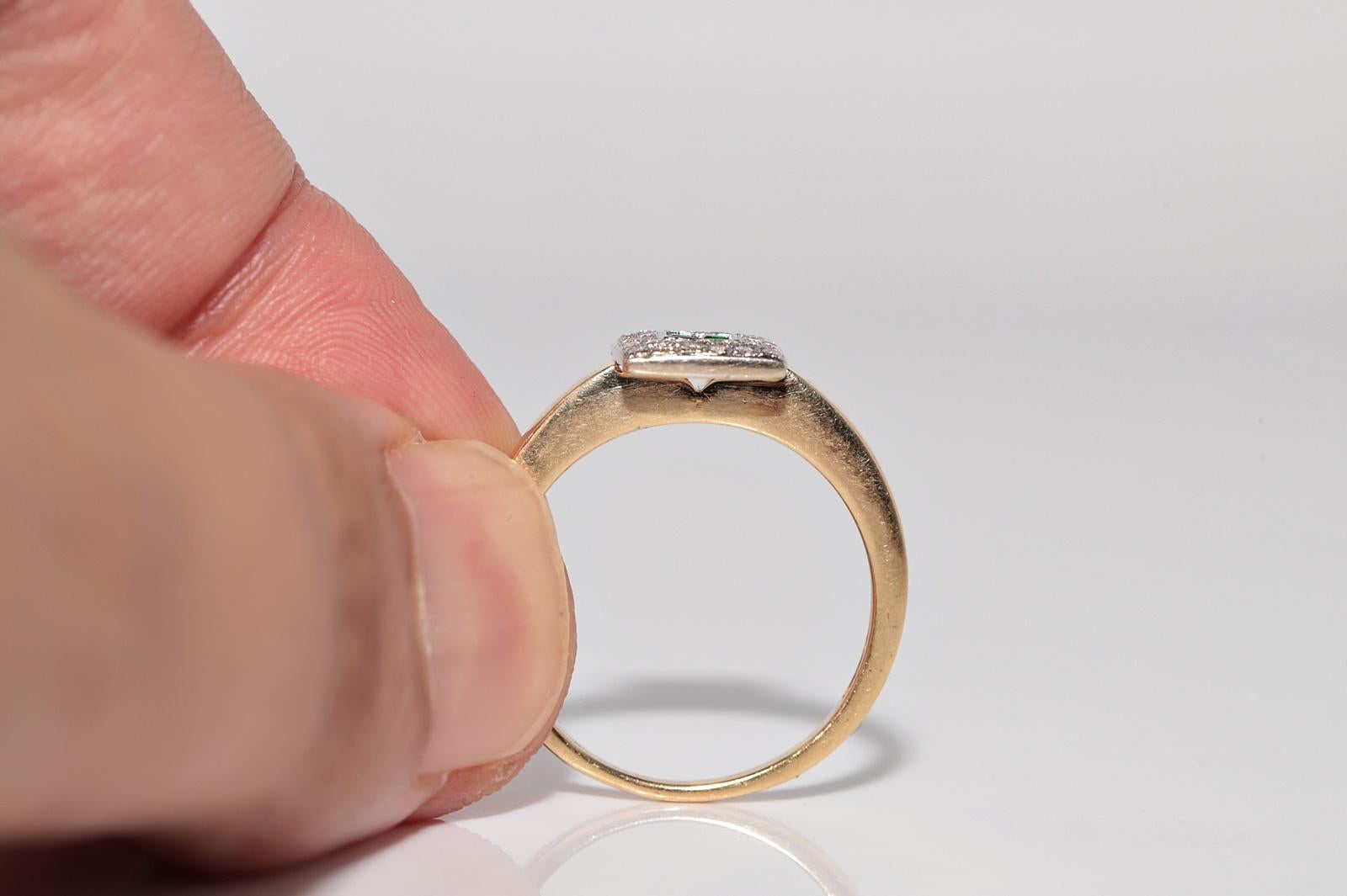 Vintage Circa 1980s 18k Gold Natural Diamond And Caliber Cut Emerald Square Ring For Sale 4