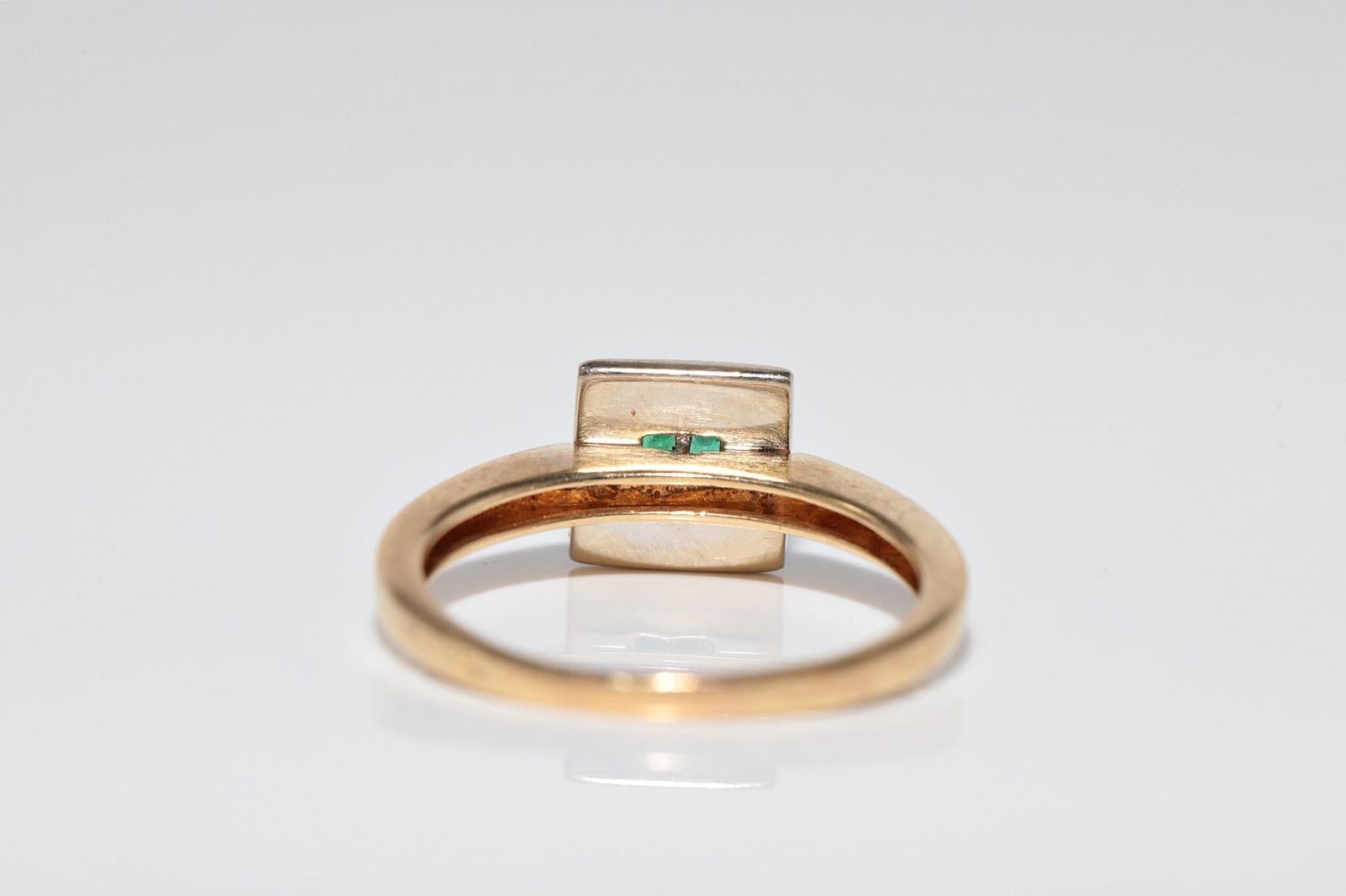 Vintage Circa 1980s 18k Gold Natural Diamond And Caliber Cut Emerald Square Ring For Sale 5
