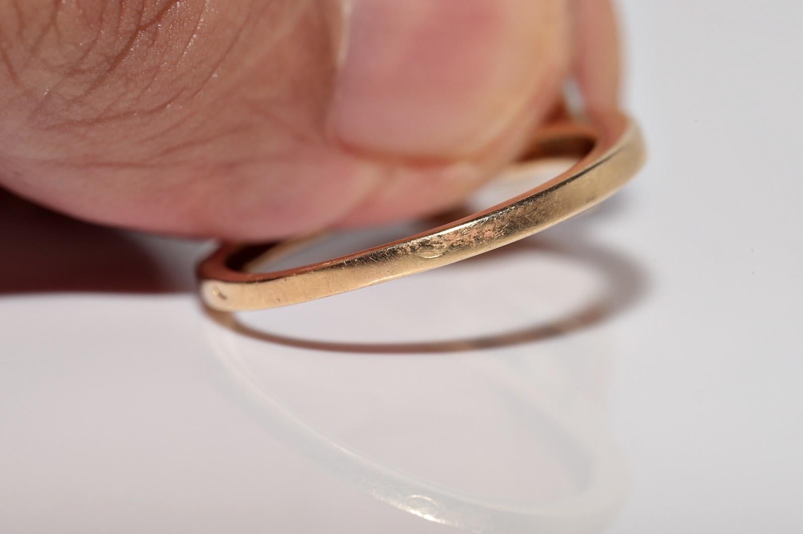 Vintage Circa 1980s 18k Gold Natural Diamond And Caliber Cut Emerald Square Ring For Sale 7