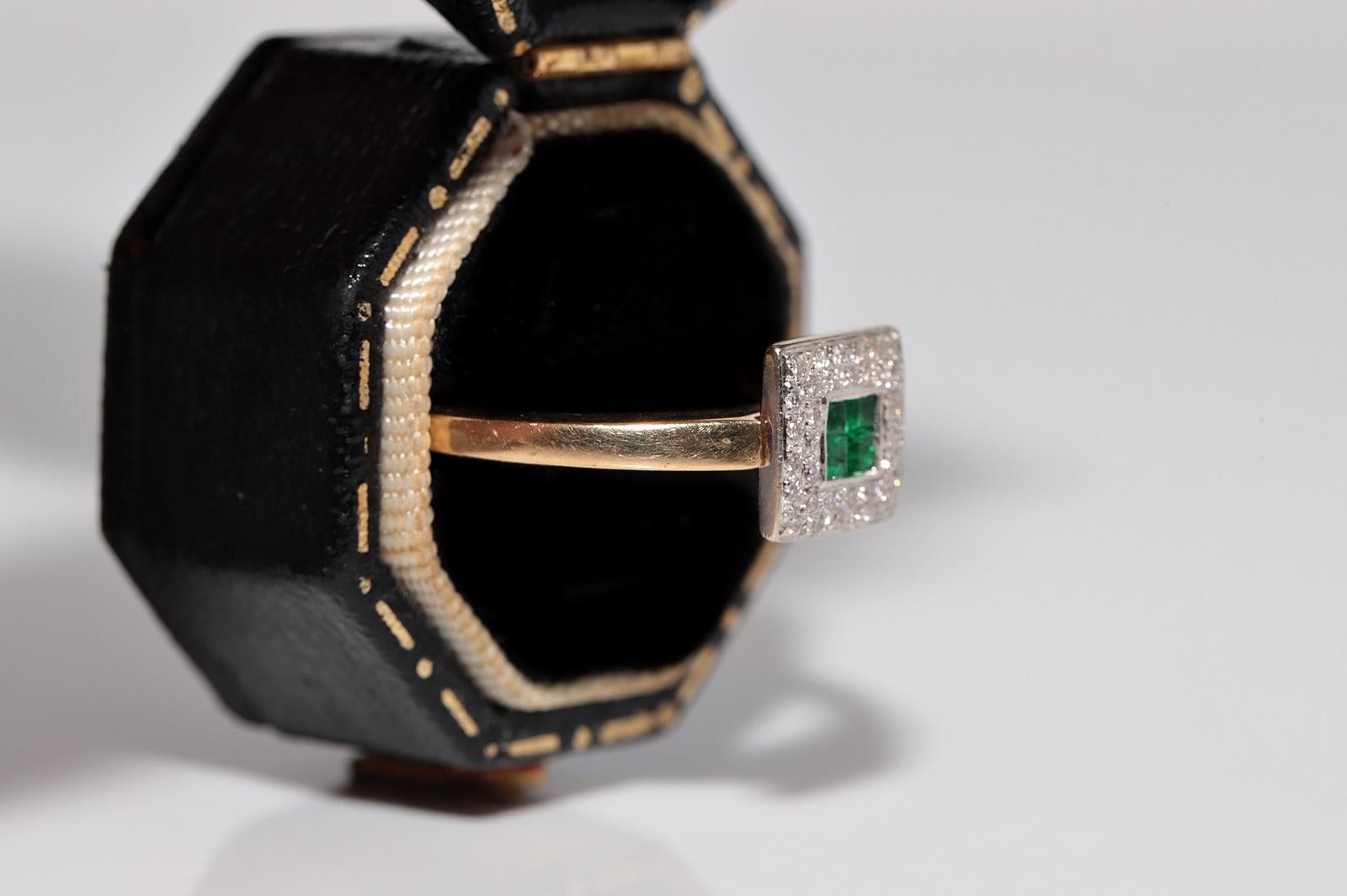 Vintage Circa 1980s 18k Gold Natural Diamond And Caliber Cut Emerald Square Ring For Sale 11