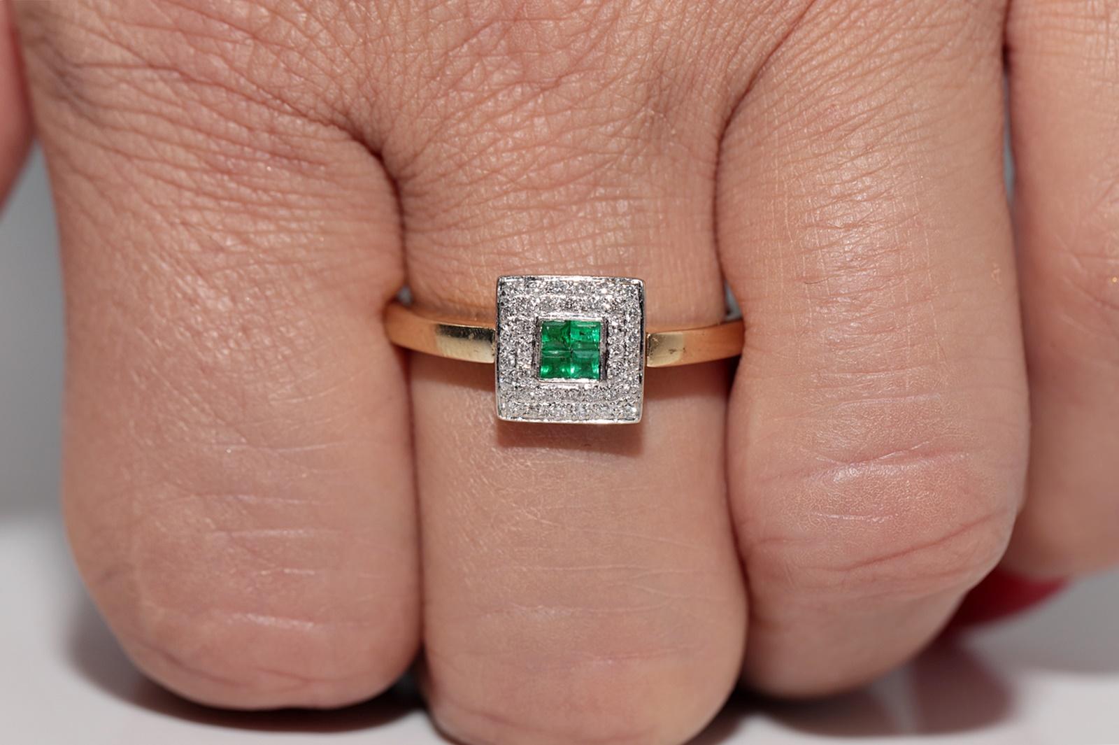 Brilliant Cut Vintage Circa 1980s 18k Gold Natural Diamond And Caliber Cut Emerald Square Ring For Sale
