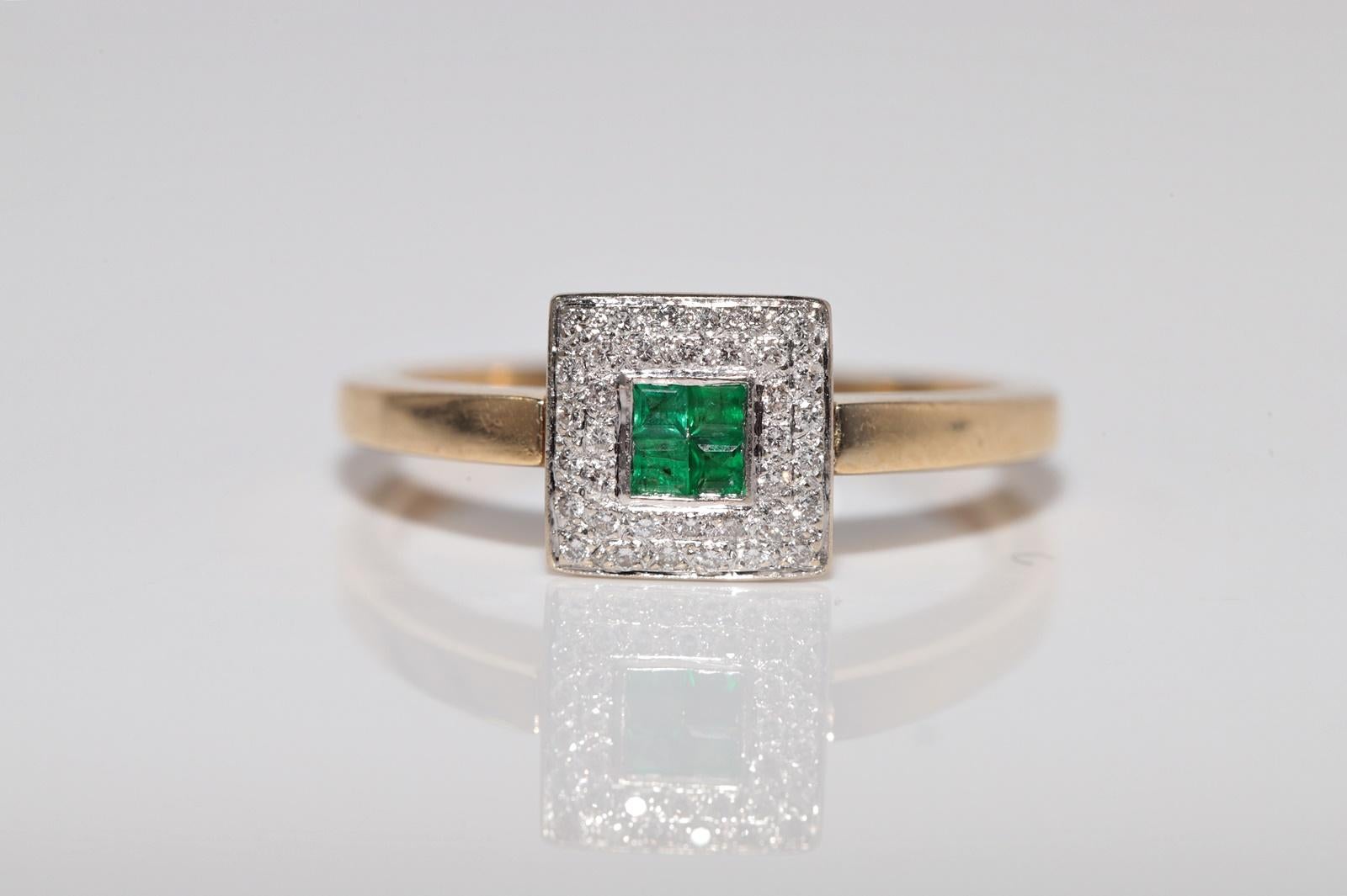 Vintage Circa 1980s 18k Gold Natural Diamond And Caliber Cut Emerald Square Ring For Sale 1