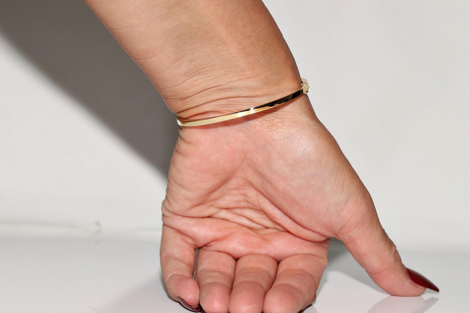 Armband aus 18 Karat Gold mit natürlichen Diamanten und Rubin im Kaliberschliff, Vintage, ca. 1980er Jahre Damen im Angebot