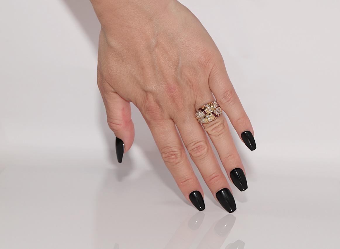 Dekorierter Vintage-Ring aus 18 Karat Gold mit natürlichem Diamanten und Rubin im Kaliberschliff, ca. 1980er Jahre im Angebot 10