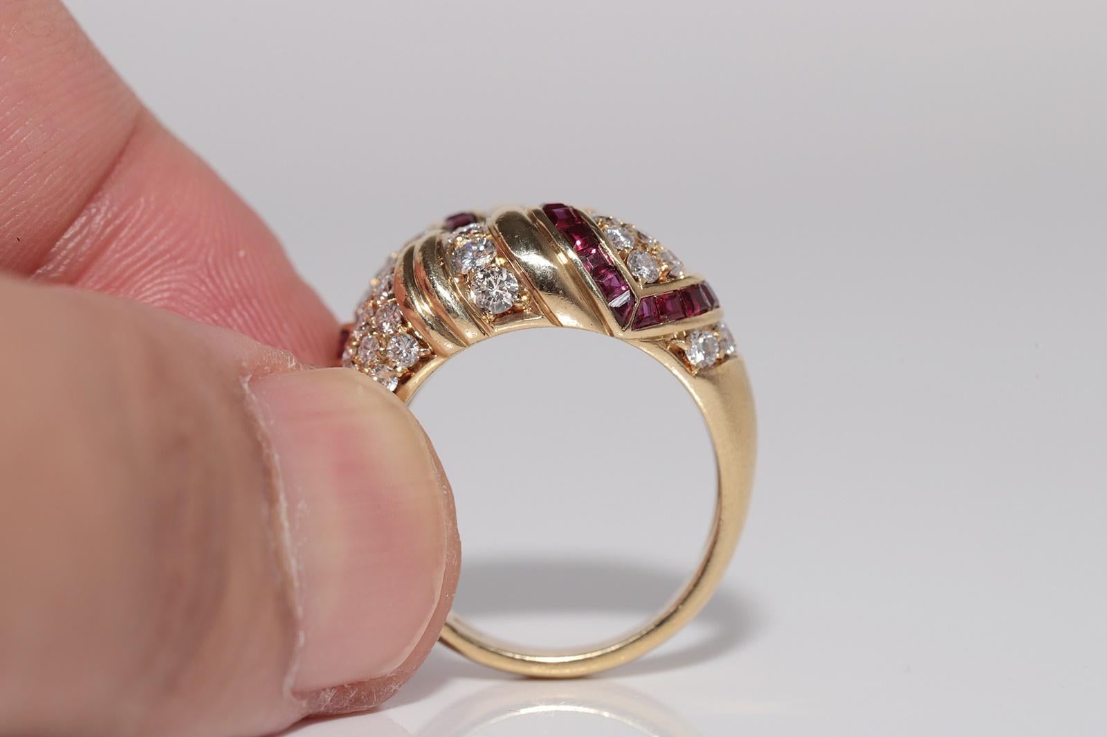 Dekorierter Vintage-Ring aus 18 Karat Gold mit natürlichem Diamanten und Rubin im Kaliberschliff, ca. 1980er Jahre im Angebot 1