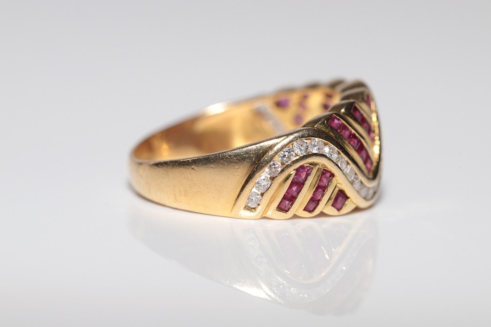 Anello in oro 18 carati con diamanti naturali e rubini taglio calibro, vintage, anni '80 circa in vendita 3
