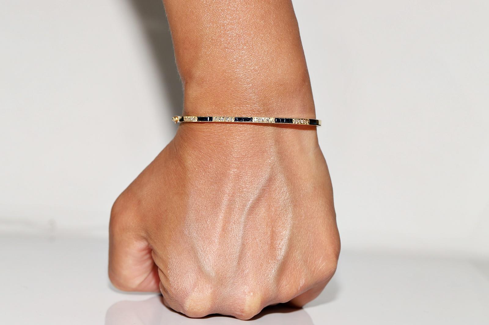 Retro Vintage Circa 1980s 18k Gold Natural Diamond And Caliber Cut Sapphire Bracelet For Sale