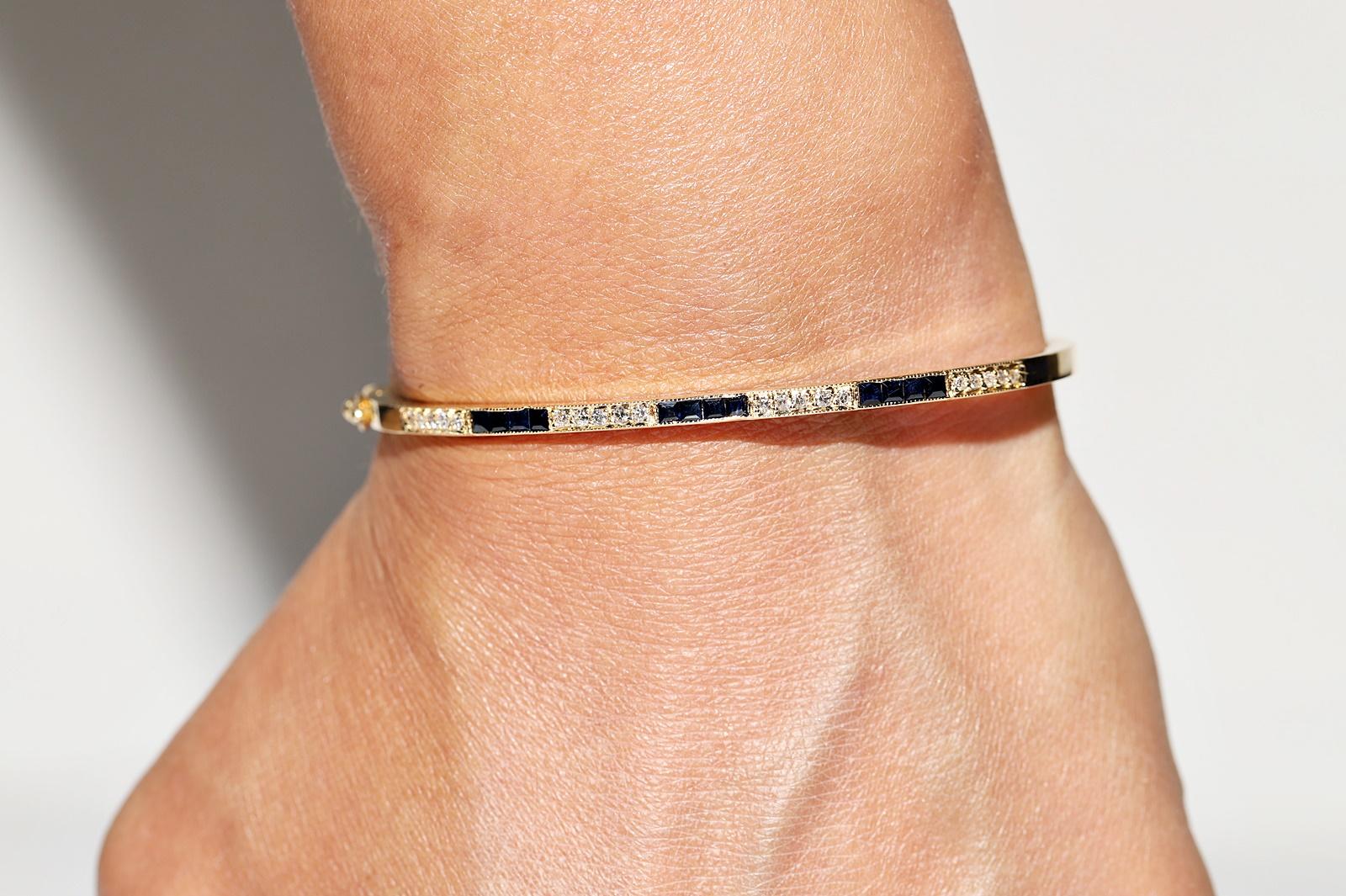 Brilliant Cut Vintage Circa 1980s 18k Gold Natural Diamond And Caliber Cut Sapphire Bracelet For Sale