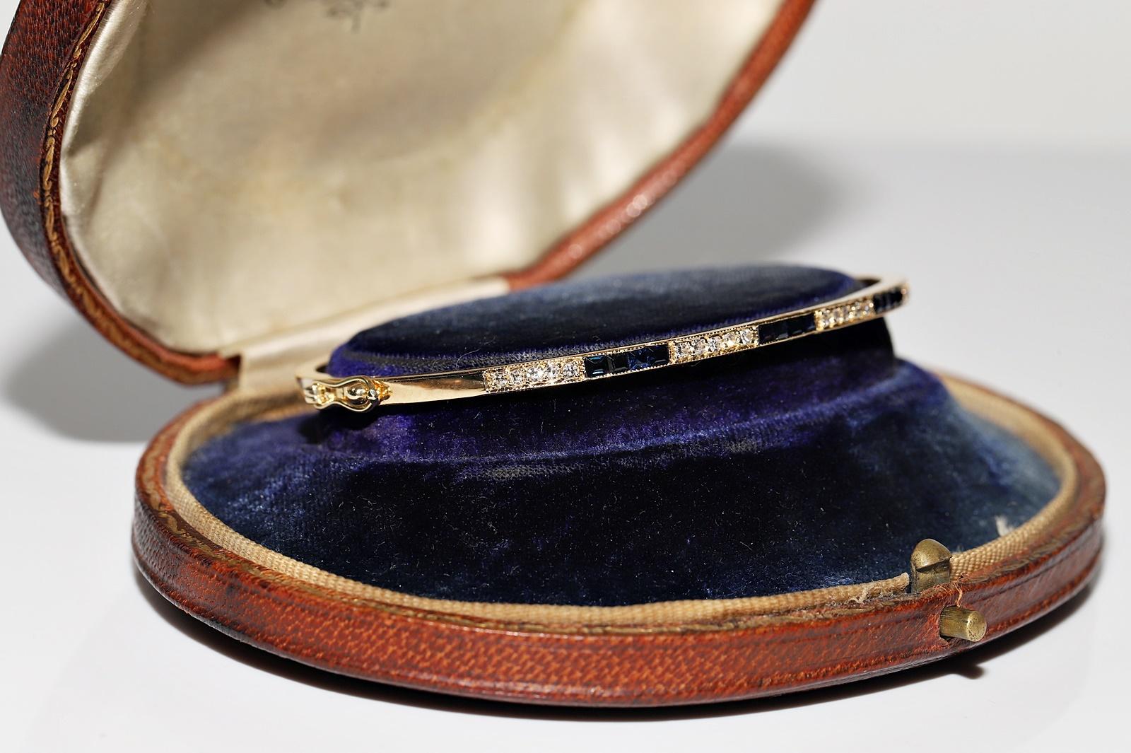 Vintage Circa 1980s 18k Gold Natural Diamond And Caliber Cut Sapphire Bracelet For Sale 3