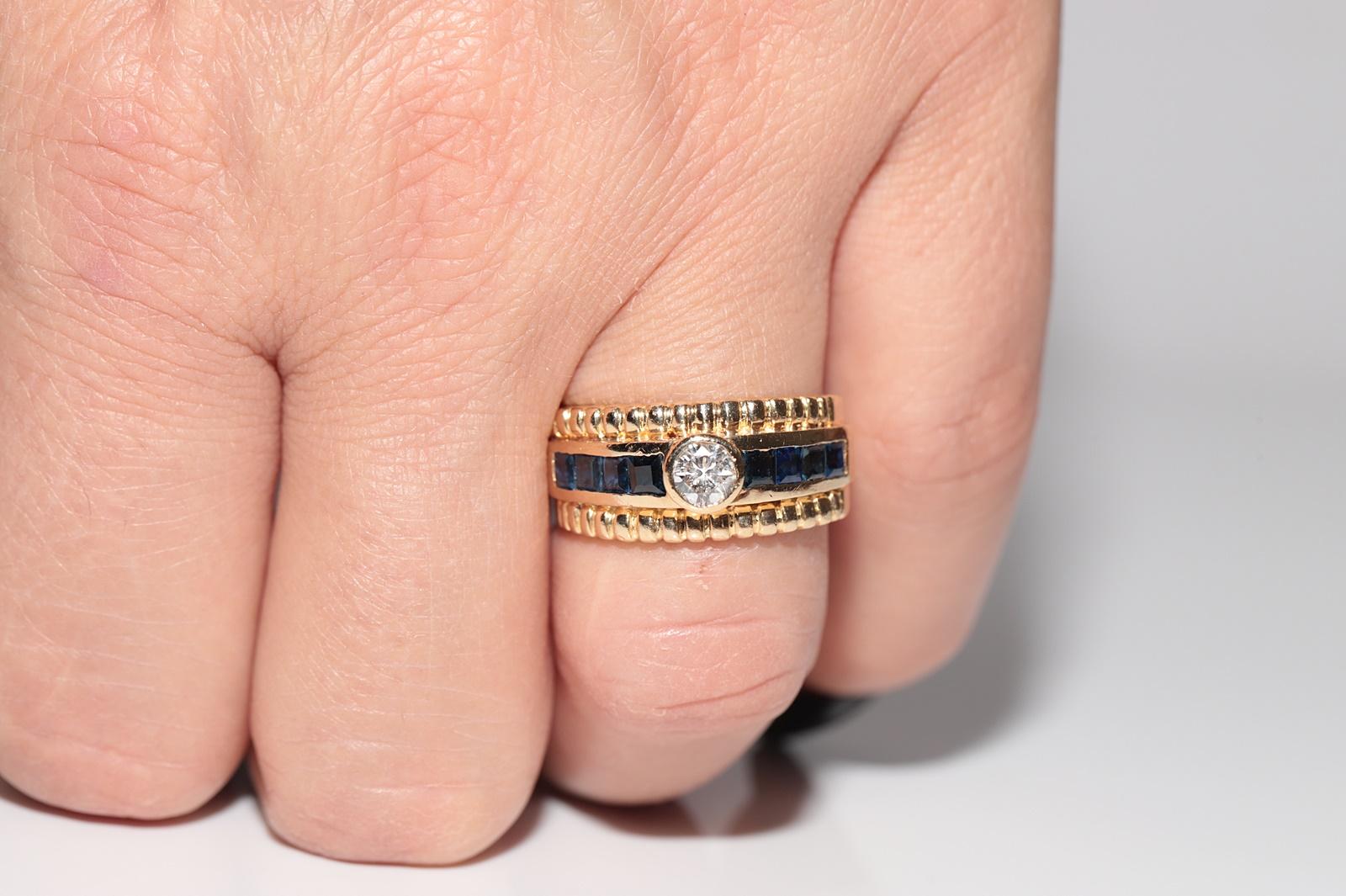 Vintage Circa 1980s 18k Gold Natural Diamond And Caliber Cut Sapphire Ring For Sale 9