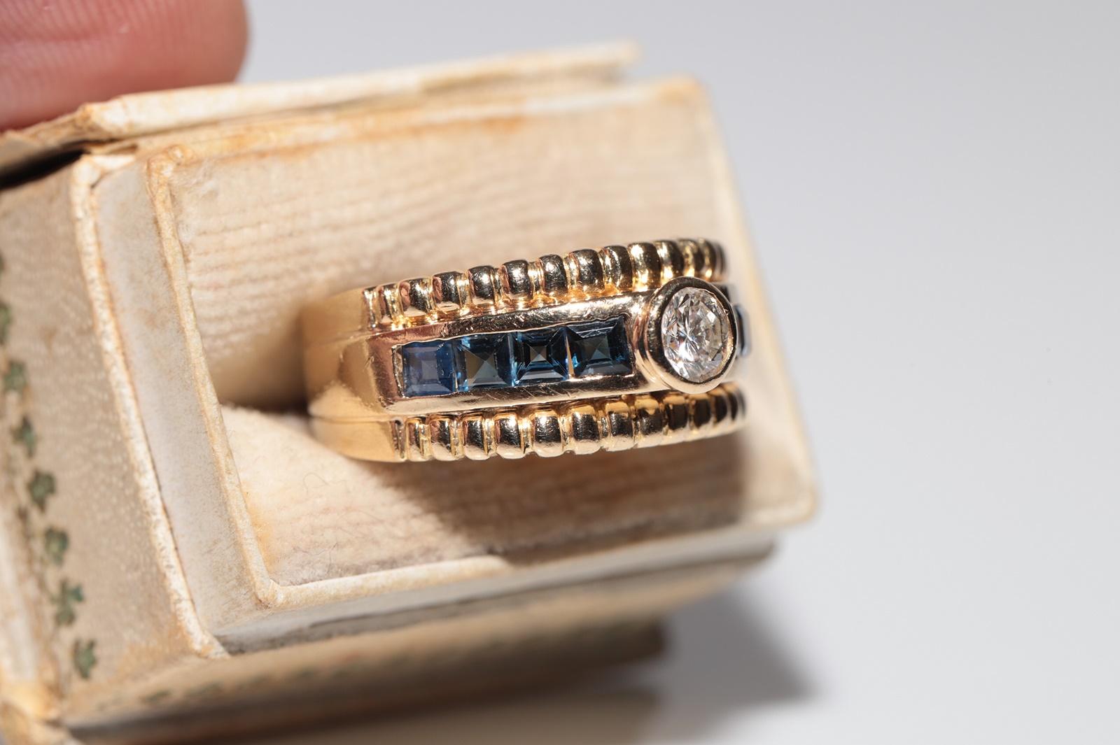 Retro Vintage Circa 1980s 18k Gold Natural Diamond And Caliber Cut Sapphire Ring For Sale