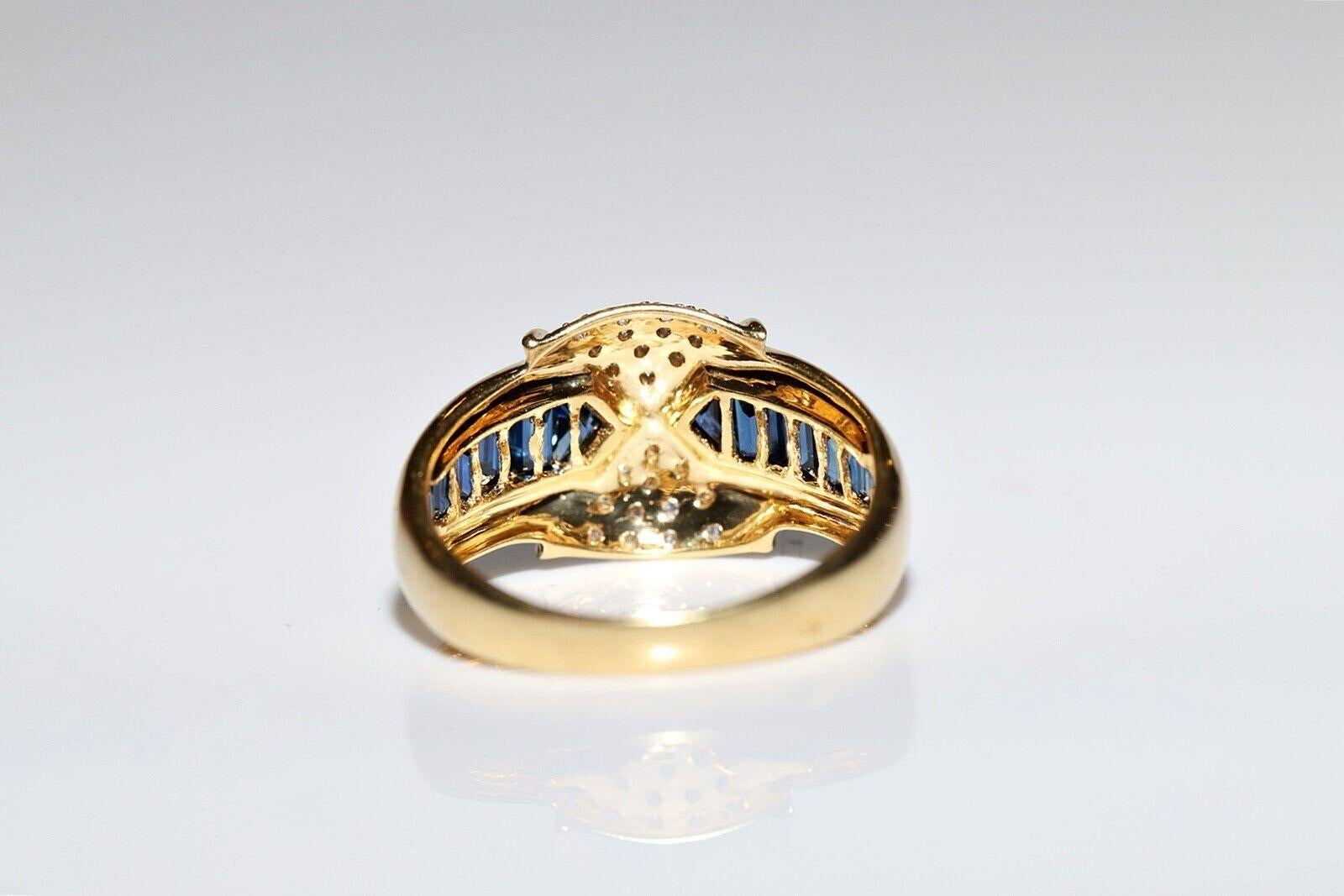 Vintage Circa 1980s 18k Gold Natural Diamond And Caliber Cut Sapphire Ring For Sale 1