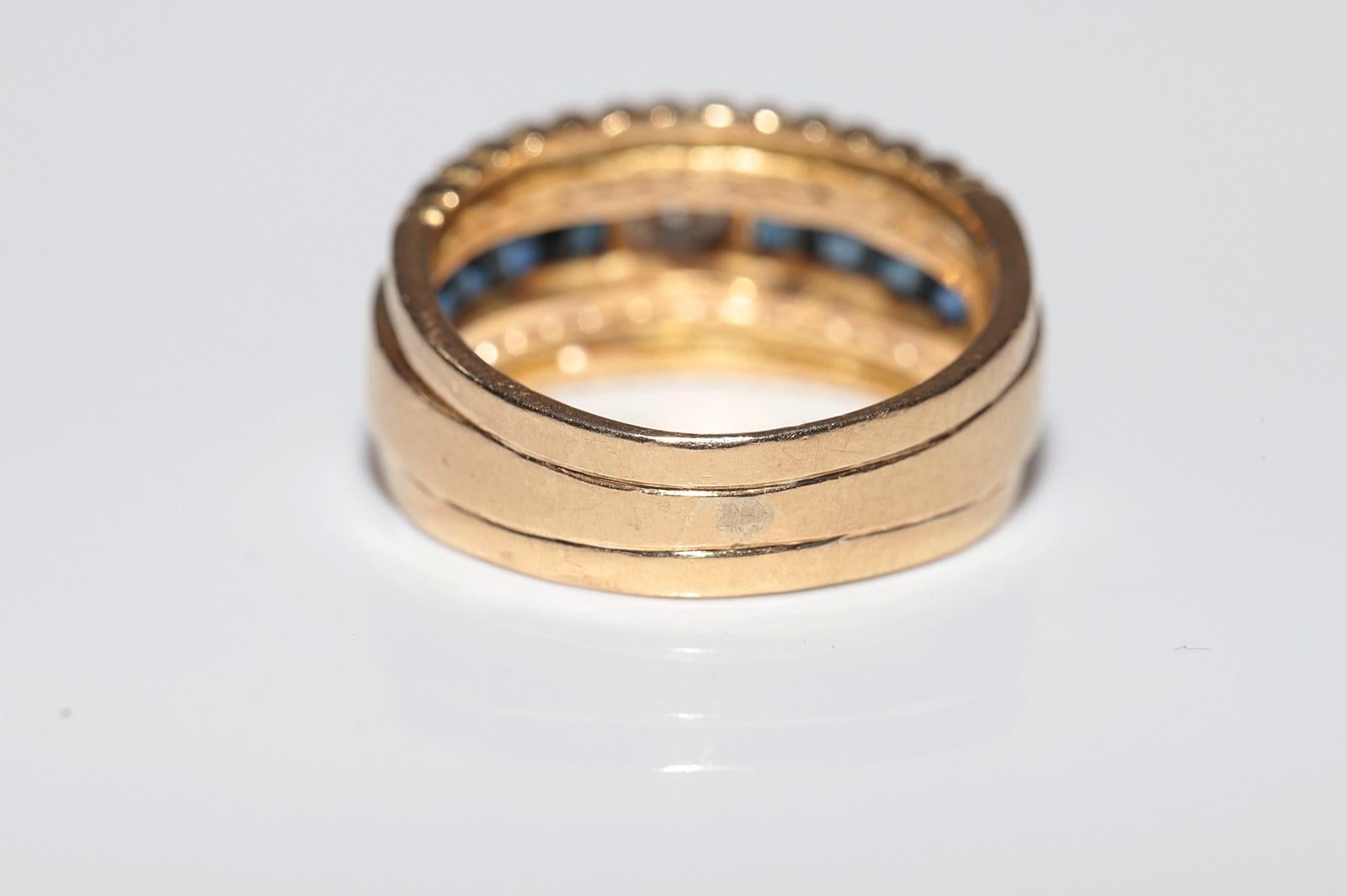 Vintage Circa 1980s 18k Gold Natural Diamond And Caliber Cut Sapphire Ring For Sale 2