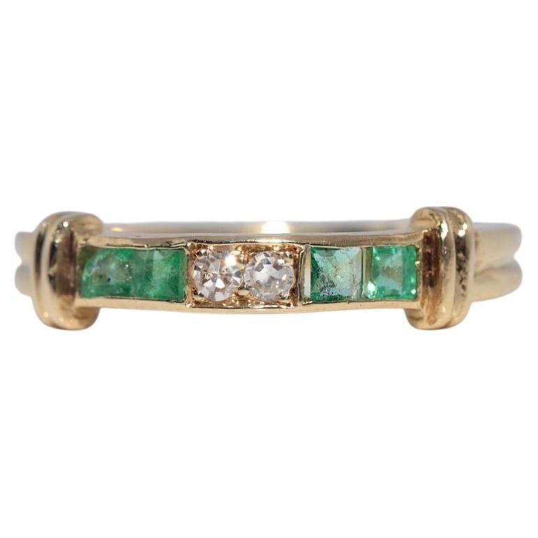 Vintage Circa 1980s 18k Gold Natural Diamond And Caliber Emerald Decorated Ring