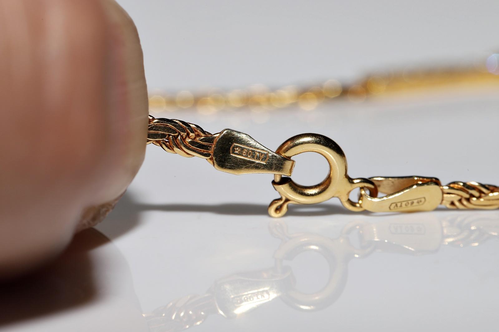 Vintage Circa 1980er Jahre 18k Gold Natürlicher Diamant und Kaliber Rubin Dekorierte Halskette im Angebot 3