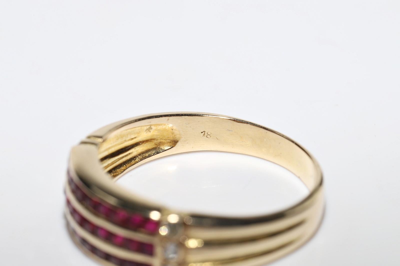 Vintage Circa 1980er Jahre 18k Gold Natürlicher Diamant und Kaliber Rubin Dekorierter Ring im Angebot 4
