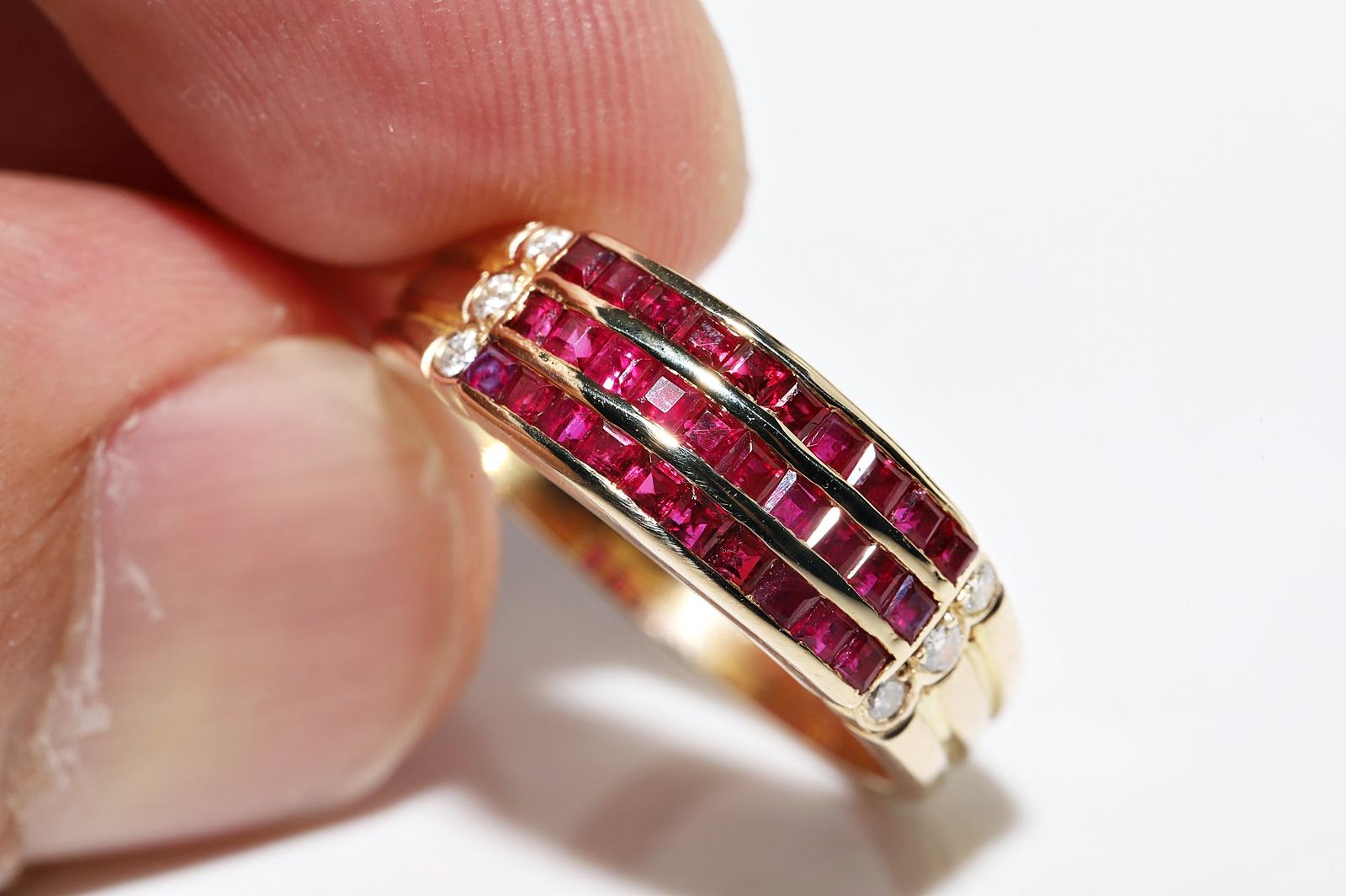 Vintage Circa 1980er Jahre 18k Gold Natürlicher Diamant und Kaliber Rubin Dekorierter Ring im Angebot 6