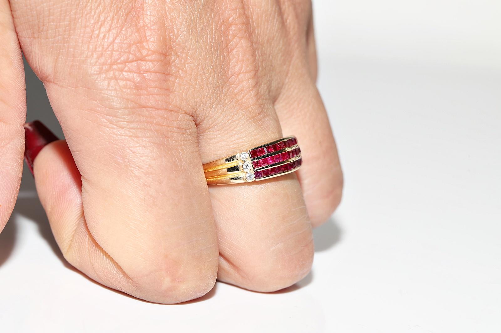 Vintage Circa 1980er Jahre 18k Gold Natürlicher Diamant und Kaliber Rubin Dekorierter Ring im Angebot 9