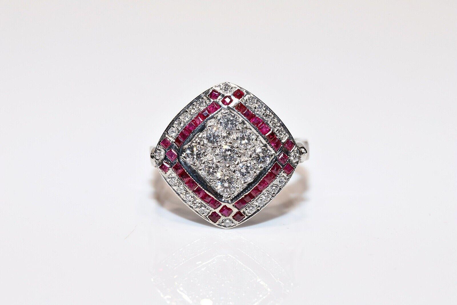 In sehr gutem Zustand.
Das Gesamtgewicht beträgt 5,1 Gramm.
Insgesamt ist Diamant etwa 0,75 Karat.
Insgesamt ist Rubin etwa 0,50 Karat.
Der Diamant ist F-G Farbe und vs Klarheit.
Ringgröße ist US 7.9
Säure getestet, um 18k echtes Gold zu sein.
Wir