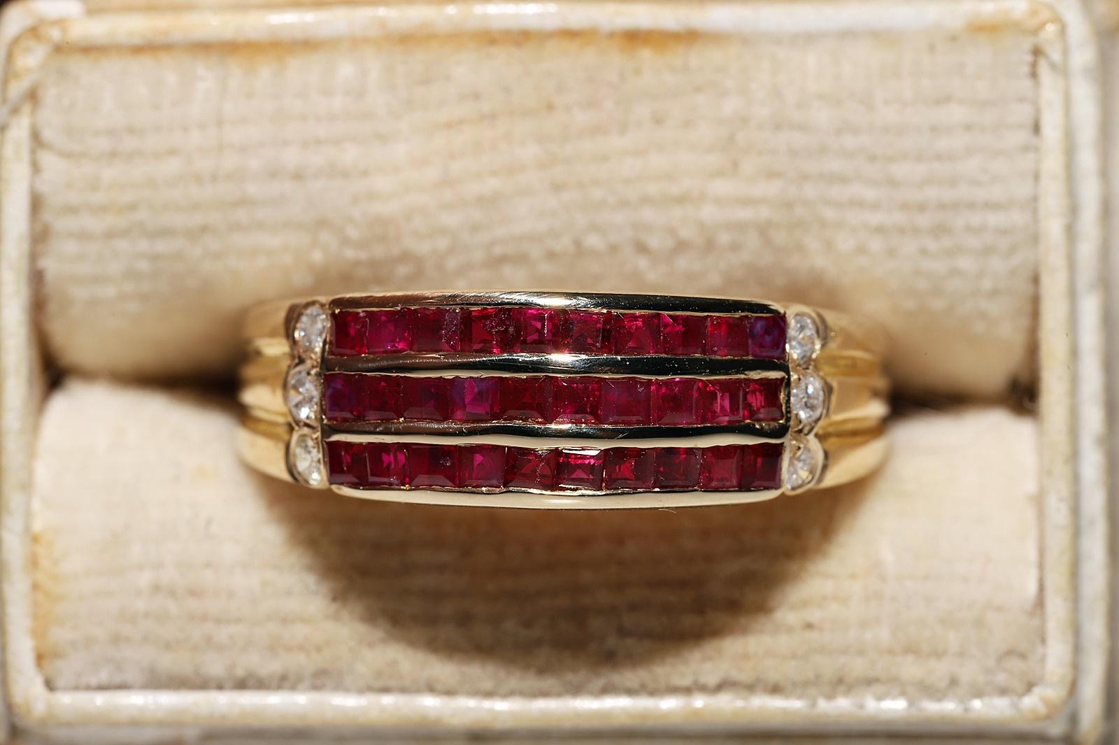
In sehr gutem Zustand.
Das Gesamtgewicht beträgt 3.8 Gramm.
Insgesamt ist Diamant 0,09 ct.
Der Diamant hat die Farbe H und die Reinheit S1.
Insgesamt ist Kaliber Rubin 1.20 ct.
Ringgröße ist US 8 
Wir können jede Größe herstellen.
Bitte