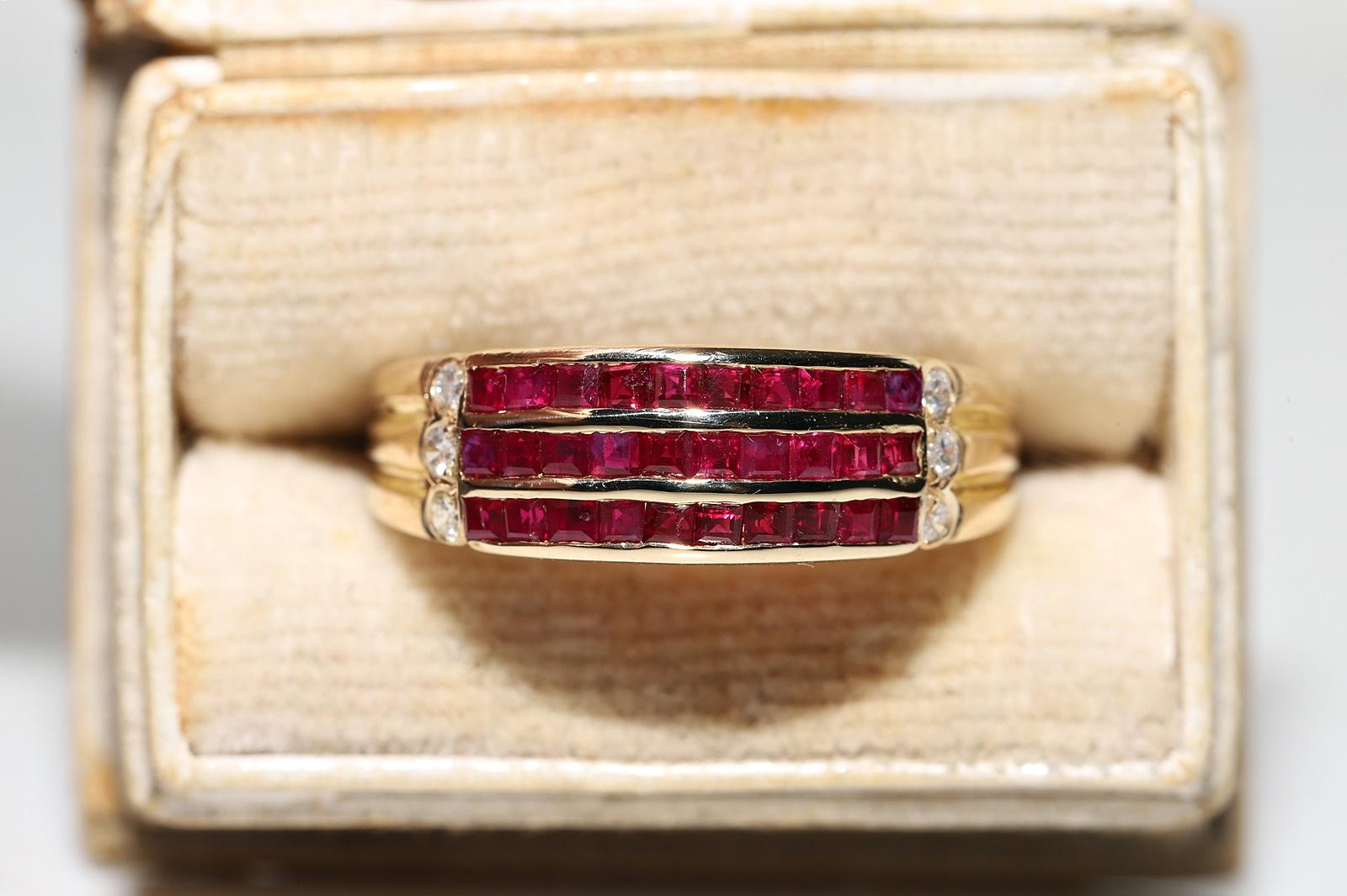 Vintage Circa 1980er Jahre 18k Gold Natürlicher Diamant und Kaliber Rubin Dekorierter Ring (Retro) im Angebot